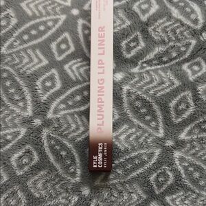 Kylie Cosmetics Lip Liner in Pecan